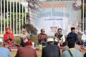 Tingkatkan Silaturhami, Pj Gubernur Ngopi Bareng Masyarakat di Mahan Agung