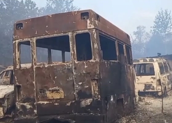 Kebakaran melanda kantor balai uji kir Kota Pangkalpinang dan menghanguskan 24 kendaraan dinas.(MI/Rendy Ferdiansyah)