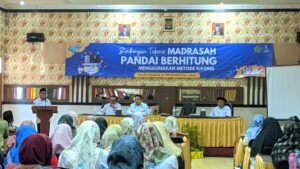 Kemenag Lampung Bagikan ‘Gasing’ ke Guru Matematika di Madrasah