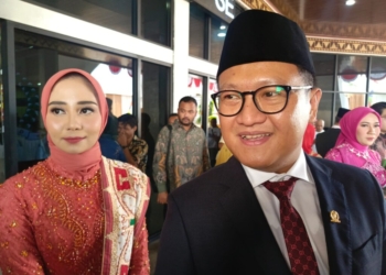 Ketua Sementara DPRD Provinsi Lampung, Ahmad Giri Akbar, saat diwawancarai, Senin, 2 September 2024. (Foto: Lampost.co/Asrul)