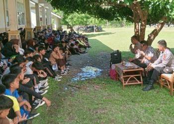 Polisi melakukan edukasi kepada pemilih pemula di Pesisir Barat. Dok Polres