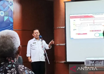 Kepala Badan Pengembangan Sumber Daya Manusia (BPSDM) Kementerian Dalam Negeri (Kemendagri) Sugeng Haryono memberi sambutan pada Dialog Demokrasi di Jakarta, Rabu (25/9/2024). ANTARA/Khaerul Izan