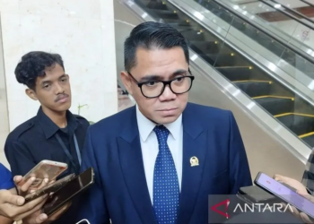 Anggota DPR RI periode 2019-2024 Arteria Dahlan di Kompleks Parlemen, Jakarta, Senin (30/9/2024). ANTARA/Bagus Ahmad Rizaldi/aa.