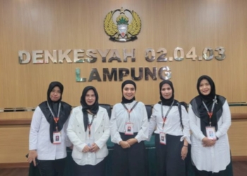 Peserta perempuan saat mengikuti tes kesehatan calon anggota KPU Lampung beberapa waktu lalu. Dok