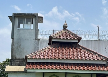 Cerita Warga Lihat Napi Kabur Loncat Dari Ketinggian Enam Meter, Hingga Kabur Dalam Keadaan Pincang ke Semak-semak.