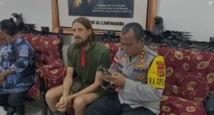 Tokoh Masyarakat hingga Gereja Terlibat Pembebasan Pilot Susi Air di Papua