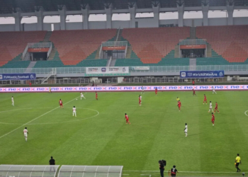 semen padang vs Persis Solo