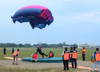 terjun payung ketepatan mendarat perorangan putri