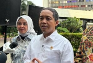 Menhut Raja Juli Sudah Siap Gunakan Mobil Dinas Maung