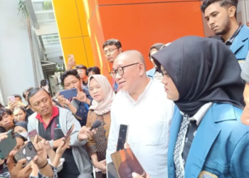 Pembekuan BEM FISIP Unair. Dekan FISIP Unair Prof. Bagong Suyanto saat menjelaskan pencabutan pembekuan terhadap BEM. Dok/Antara