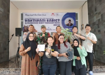 Vaksinasi Rabies Gratis dan Pembagian Bibit Pohon Tingkatkan Kesehatan dan Pelestarian Lingkungan