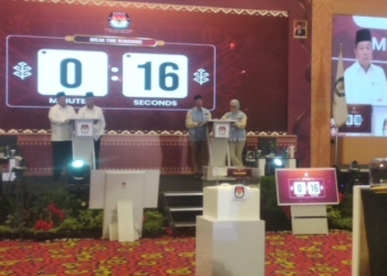 Suasana debat kandidat perdana Calon Gubernur dan Calon Wakil Gubernur Lampung di Hotel Novotel Bandar Lampung, Minggu, 13 Oktober 2024.