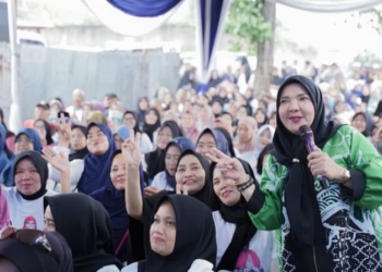 Petahana Calon Walikota Bandar Lampung, Eva Dwiana saat melakukan kampanye. Dok