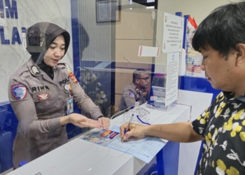 Suasana pelayanan SIM Polresta Bandar Lampung. (Foto: Lampost.co/ Umar Robbani)