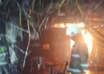 Tangkapan layar petugas dalam proses pemadaman kebakaran di Mal Citraland atau Mal Ciputra Jakarta di Jalan Letjen Jendral S. Parman RT/RW 11/01 Tanjung Duren Utara, Grogol Petamburan, Jakarta Barat pada Jumat (4/10/2024) dini hari. Dok/Antara