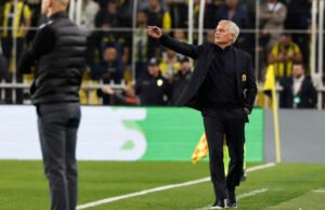 Mourinho Dapat Hukuman Larangan Pertandingan Usai Pernyataan Rasis