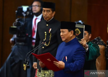 Pelantikan Presiden Prabowo Subianto pada sidang paripurna MPR di Gedung Nusantara, Kompleks Parlemen, Senayan, Jakarta, Minggu (20/10/2024). ANTARA FOTO/Rivan Awal Lingga/app/YU /aa.