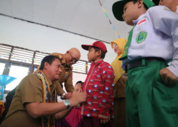 bantuan seragam batik