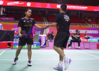 Pebulu tangkis ganda campuran