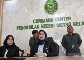 keterangan pers sidang perdana Qomaru