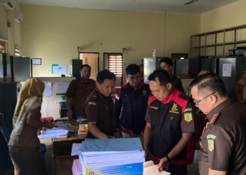 penggeledahan kantor BPKAD Pringsewu