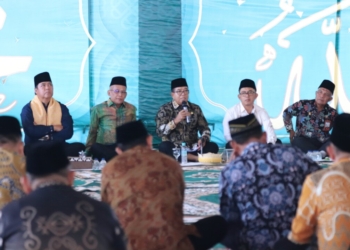 Penjabat Gubernur Lampung, Samsudin bersama stakeholder terkait laksanakan rapat pembentukan tim pembangunan masjid Al-Hijrah Kota Baru, Lampung Selatan. Dok/Kominfo