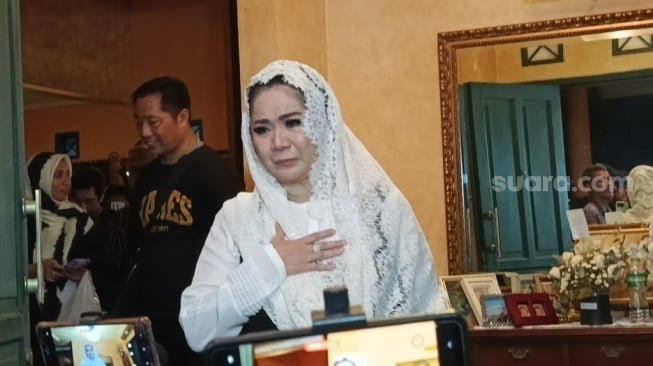 Marissa Haque Meninggal Dunia, Vina Pnduwinata Menyesal