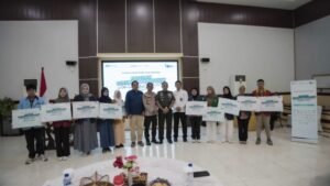 Berkomitmen Turut Mencerdaskan Bangsa PTBA Berikan Beasiswa untuk Putra-Putri TNI dan Polri