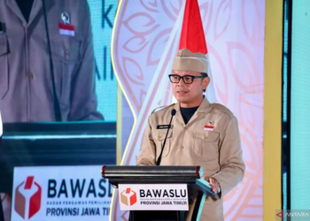 Wakil Menteri Dalam Negeri Bima Arya Sugiarto dalam kegiatan Sosialisasi Pengawasan Netralitas ASN dan Kepala Desa/Perangkat Desa dalam Pemilihan Serentak Tahun 2024 di Surabaya, Jawa Timur, Minggu (10/11/2024). (ANTARA/HO-Puspen Kementerian Dalam Negeri)