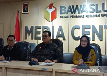 Ketua Bawaslu dalam konferensi pers di Kantor Bawaslu RI, Jakarta, Rabu (20/11/2024). ANTARA/Donny Aditra