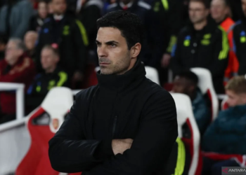 Mikel Arteta Kecewa Berat Arsenal Kalah dari PSG di Leg Pertama Semifinal
