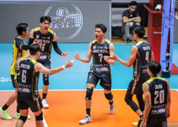 Pemain Indomaret Sidoarjo Marcelio Farid Daffa Musthofa (ketiga kanan)