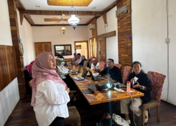 HIV/AIDS Lampung. Pemaparan materi dalam kegiatan Press Conference local Media - For ensuring Implementation Social yang digelar OPSI. Lampost.co/Umar Robbani