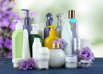 BPOM mencabut izin edar 16 produk kosmetik yang digunakan atau diaplikasikan selayaknya obat dengan menggunakan jarum maupun microneedle (jarum mikro), di Jakarta, Selasa (12/11/2024).