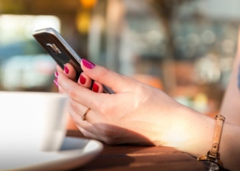 Masyarakat Indonesia mulai meninggalkan ponsel 4G dan beralih ke handphone (HP) 5G. Pergeseran itu terlihat dari pertumbuhan signifikan . Pixabay