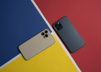 iPhone 13, iPhone 15, harga iPhone terbaru, penurunan harga iPhone, spesifikasi iPhone 13, spesifikasi iPhone 15, iPhone murah, teknologi Apple