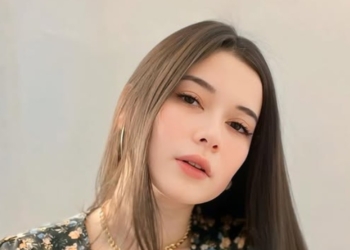 Airis Emiliana atau akrab dikenal Iris Wulur, aktris dan model berdarah Belanda itu tengah menjadi sorotan dan perbincangan publik.