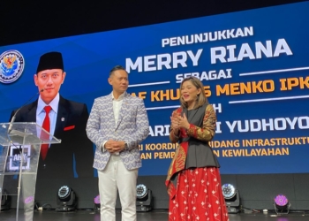 Merry Riana sebagai staf khusus di kementerian.