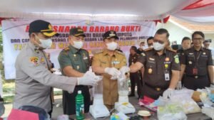 Kejari Bandar Lampung Musnahkan Barang Bukti dari 217 Perkara