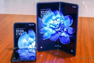 Ponsel Layar Lipat