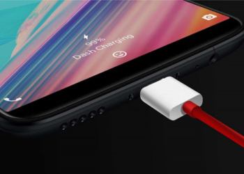 bahaya ponsel, tips ponsel, mengisi daya ponsel, overheat, kerusakan baterai, radiasi ponsel, layar AMOLED, risiko kebakaran, ponsel gaming