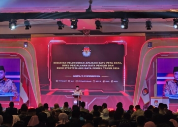 KPU meluncurkan aplikasi Satu Peta Data Pemilu 2024 serta dua buku berjudul Perjalanan Data Pemilu dan Storytelling Data Pemilu Tahun 2024, Jumat (20/12)(MI/Tri Subarkah)