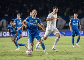 Persib Bandung Tekan Persebaya di Puncak Klasemen