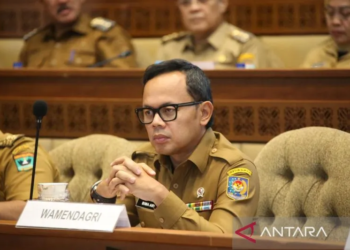 Wakil Menteri Dalam Negeri Bima Arya Sugiarto dalam rapat dengar pendapat bersama Komisi II DPR RI di Kompleks Parlemen Senayan, Jakarta. (ANTARA/HO-Puspen Kementerian Dalam Negeri)