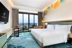 Sambut Tahun Baru 2025, Hotel Holiday Inn Lampung Bukit Randu Menghadirkan Tema Enchanted Forest