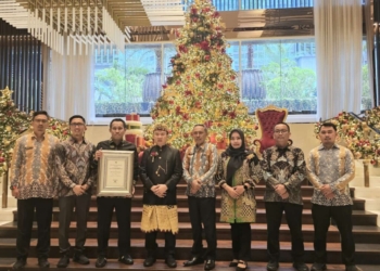 Pj Bupati Pringsewu Terima Penghargaan STBM Award 2024