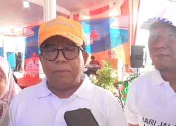 Pj Gubernur Lampung, Samsudin (tengah) dan Kepala Dinas Bina Marga dan Bina Kontruksi (BMBK) Provinsi Lampung, M. Taufiqullah (kanan).