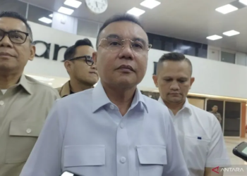 Wakil Ketua DPR RI Sufmi Dasco Ahmad di Kompleks Parlemen, Jakarta, Jumat (6/12/2024). ANTARA/Bagus Ahmad Rizaldi