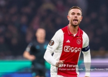 Gelandang Ajax Amsterdam, Jordan Henderson.