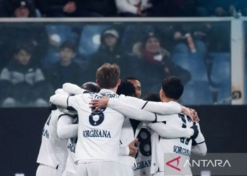 Pemain Napoli berselebrasi